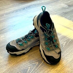 Great condition Women’s side 8 Merrell Speed Strike Hiking Shoes.